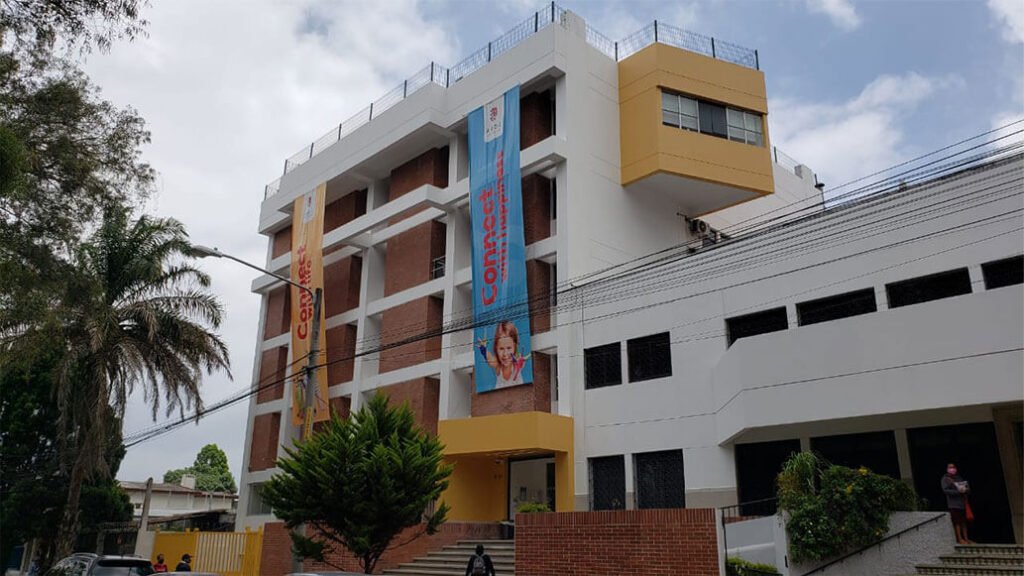 Contáctanos en Colegios APDE